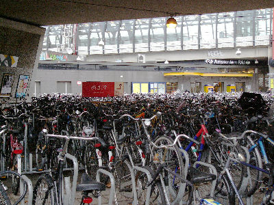 La gare Amsterdam RAI