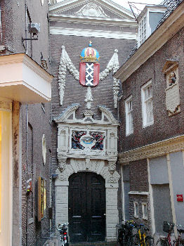 Porte et murs dans Kalverstraat