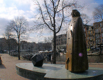Statue de Spinoza
